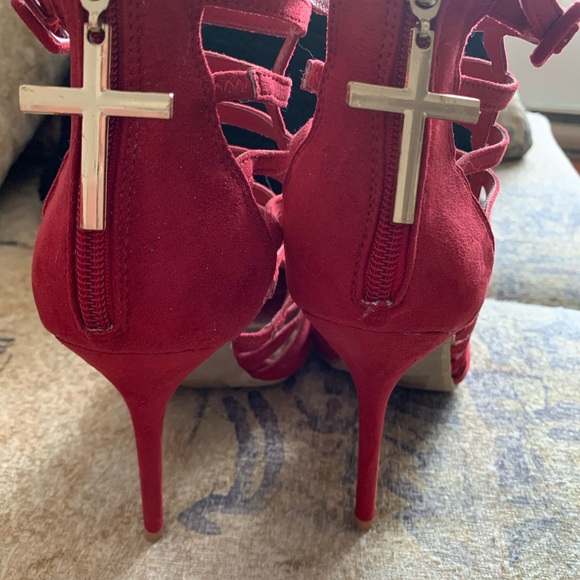 Charlotte Russe Red stiletto heels with gold cross on the back size 9 - Picture 13 of 15